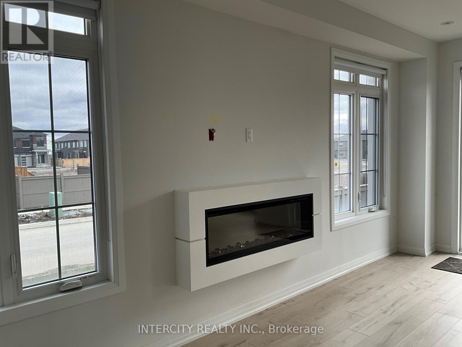 53 Tipp Drive, Richmond Hill, Ontario  L4E 1J3 - Photo 3 - N12583524