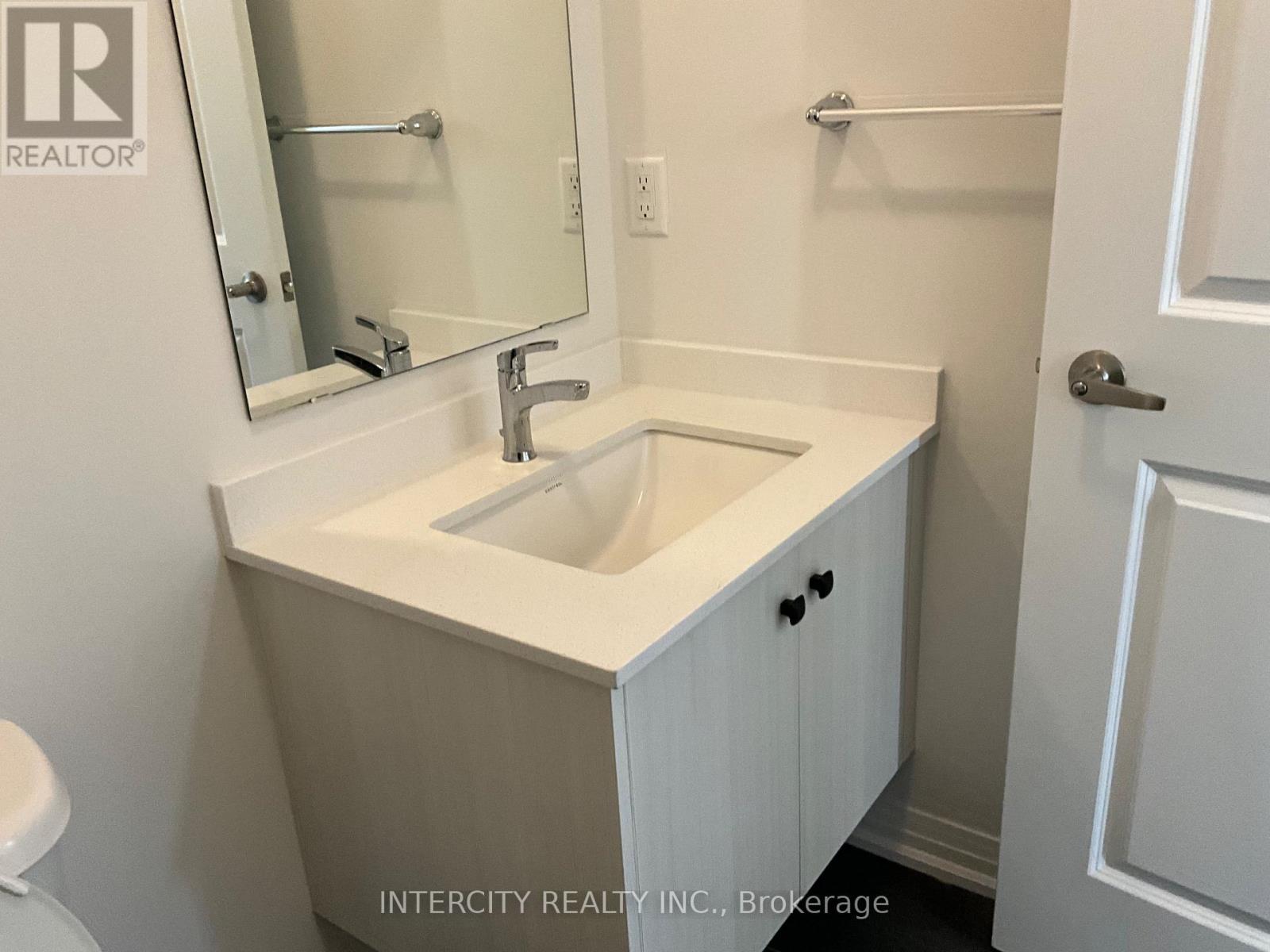 53 Tipp Drive, Richmond Hill, Ontario  L4E 1J3 - Photo 5 - N12583524