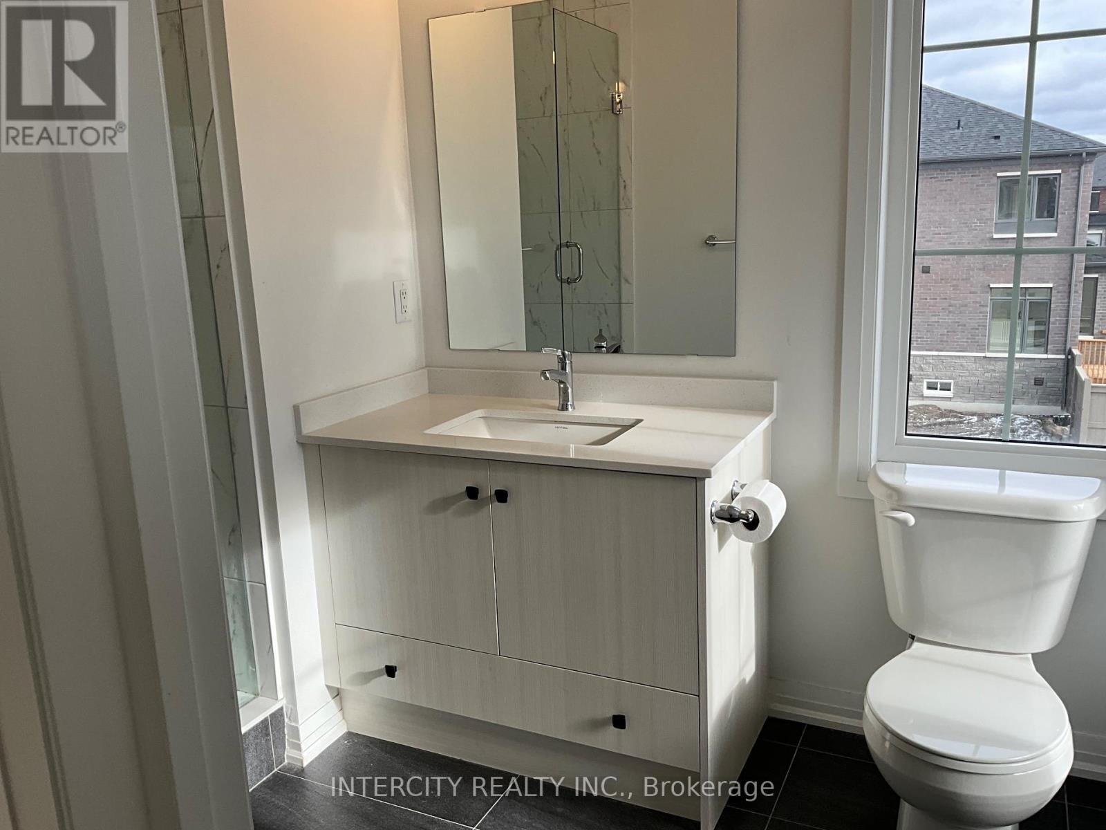 53 Tipp Drive, Richmond Hill, Ontario  L4E 1J3 - Photo 7 - N12583524