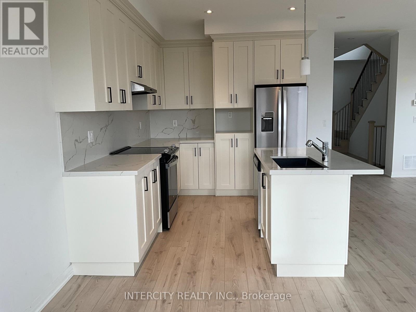 53 Tipp Drive, Richmond Hill, Ontario  L4E 1J3 - Photo 2 - N12583524