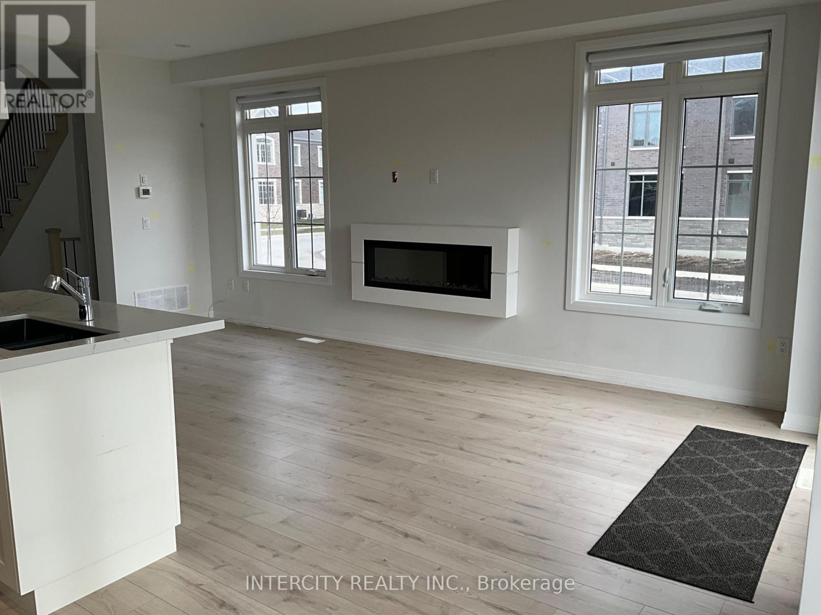 53 Tipp Drive, Richmond Hill, Ontario  L4E 1J3 - Photo 4 - N12583524