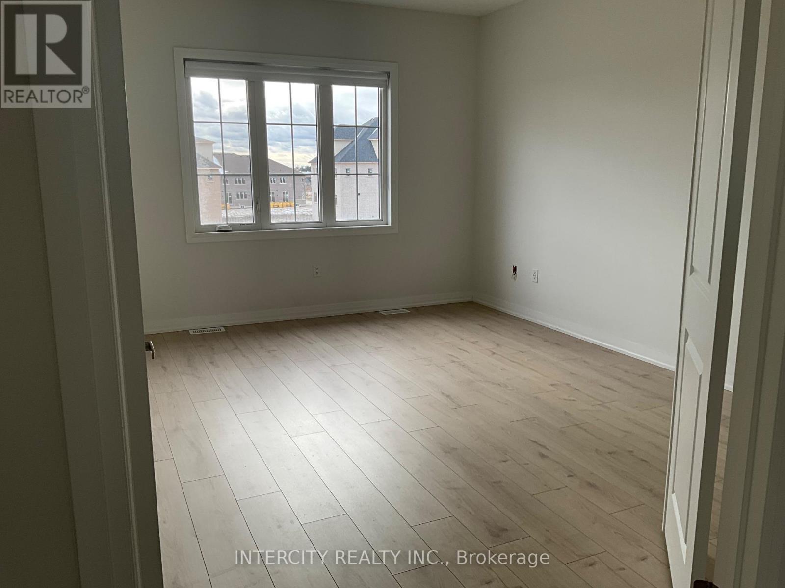 53 Tipp Drive, Richmond Hill, Ontario  L4E 1J3 - Photo 6 - N12583524