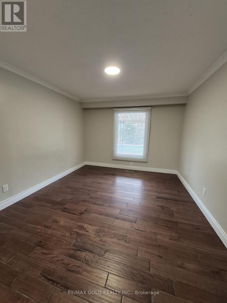 10414 Chinguacousy Road, Brampton, Ontario  L7A 0G8 - Photo 11 - W12587754