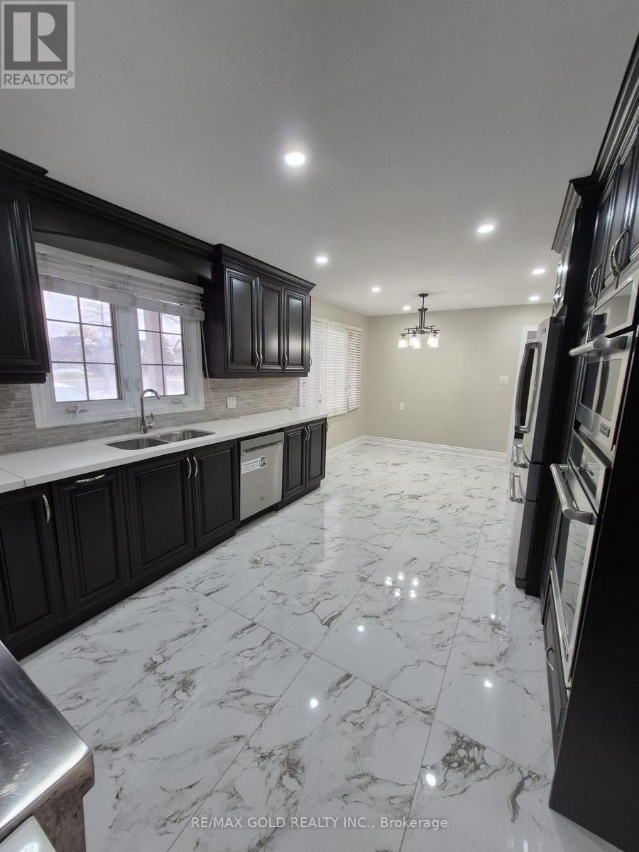 10414 Chinguacousy Road, Brampton, Ontario  L7A 0G8 - Photo 6 - W12587754