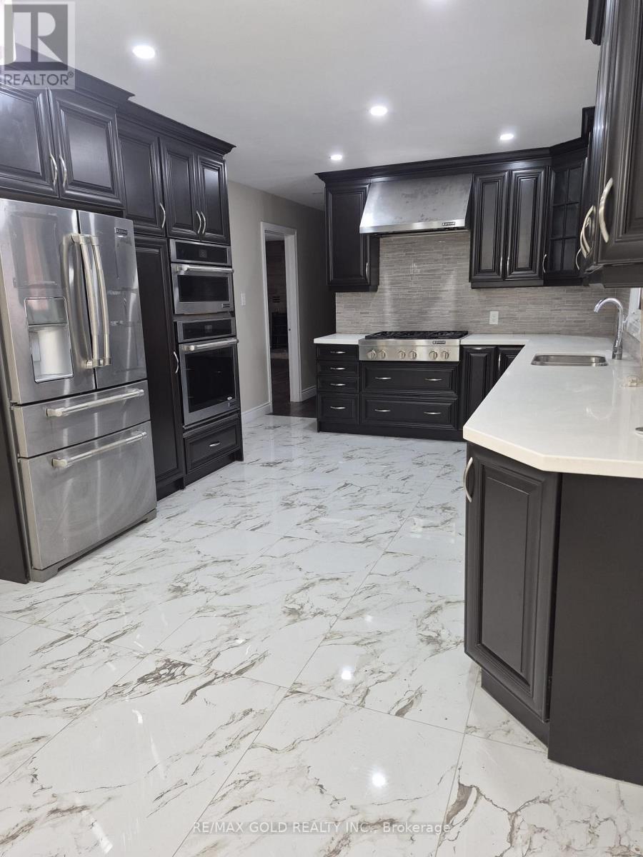 10414 Chinguacousy Road, Brampton, Ontario  L7A 0G8 - Photo 8 - W12587754