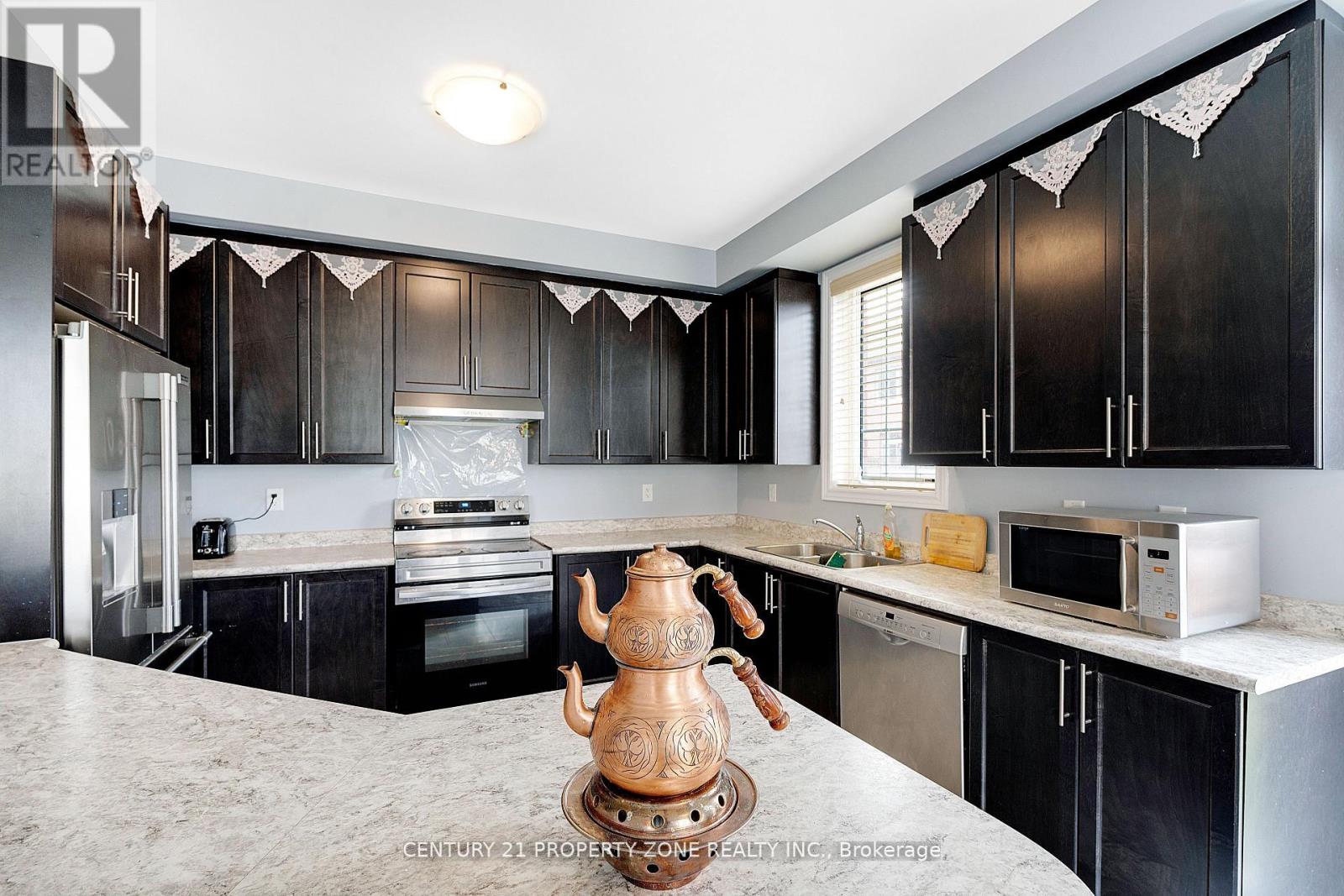 358 Robert Parkinson Drive, Brampton, Ontario  L7A 4C5 - Photo 12 - W12587762