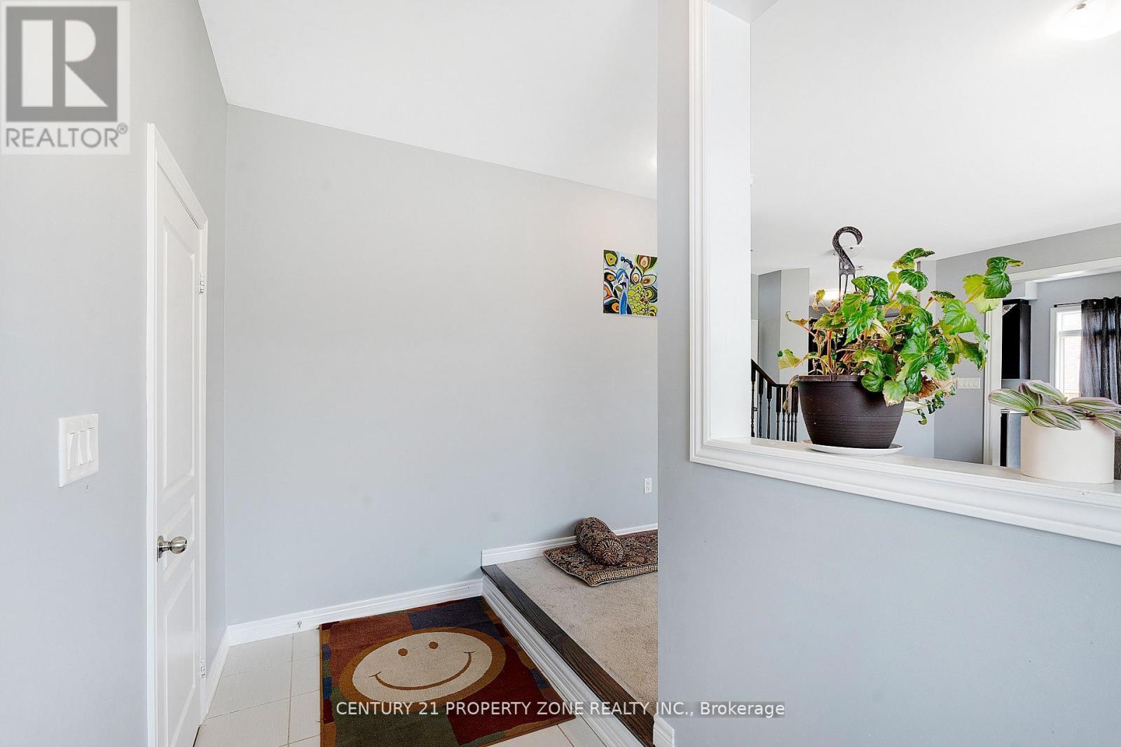 358 Robert Parkinson Drive, Brampton, Ontario  L7A 4C5 - Photo 7 - W12587762