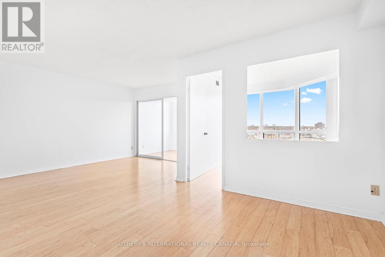 415 - 115 Hillcrest Avenue, Mississauga, Ontario  L5B 3Y9 - Photo 10 - W12587764