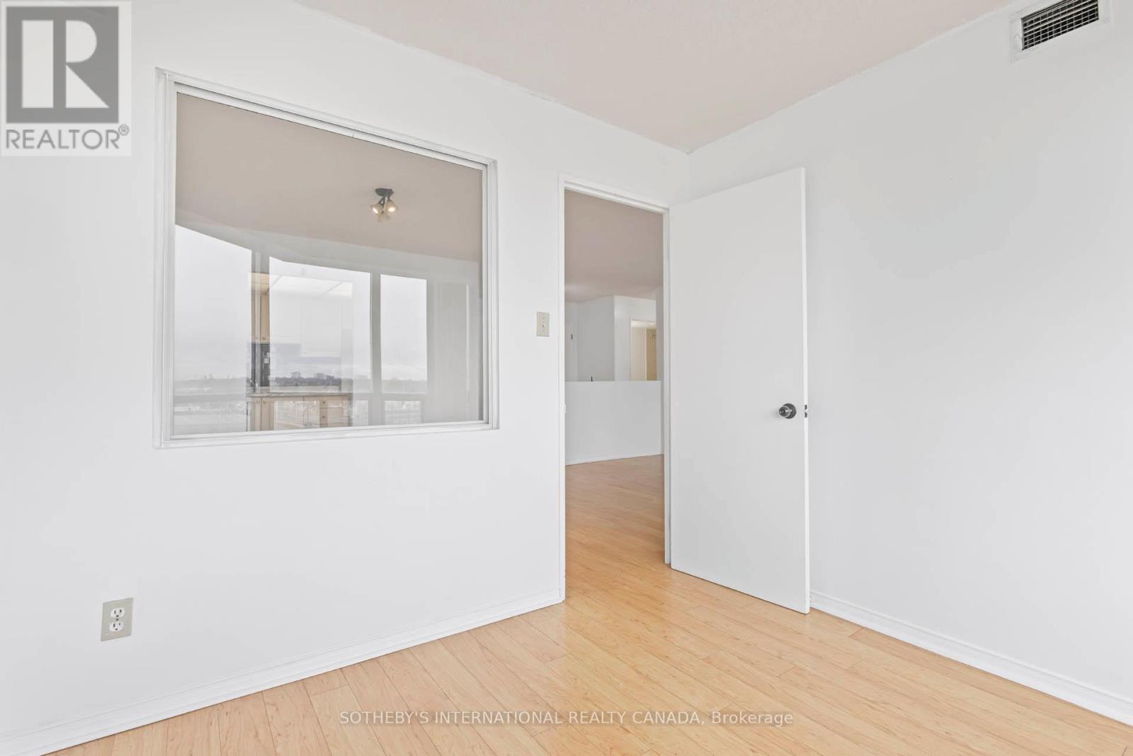 415 - 115 Hillcrest Avenue, Mississauga, Ontario  L5B 3Y9 - Photo 14 - W12587764