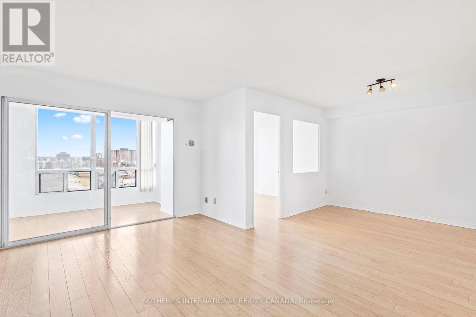 415 - 115 Hillcrest Avenue, Mississauga, Ontario  L5B 3Y9 - Photo 8 - W12587764