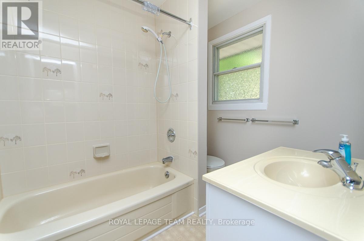 850 Killeen Avenue, Ottawa, Ontario  K2A 2X7 - Photo 16 - X12355313