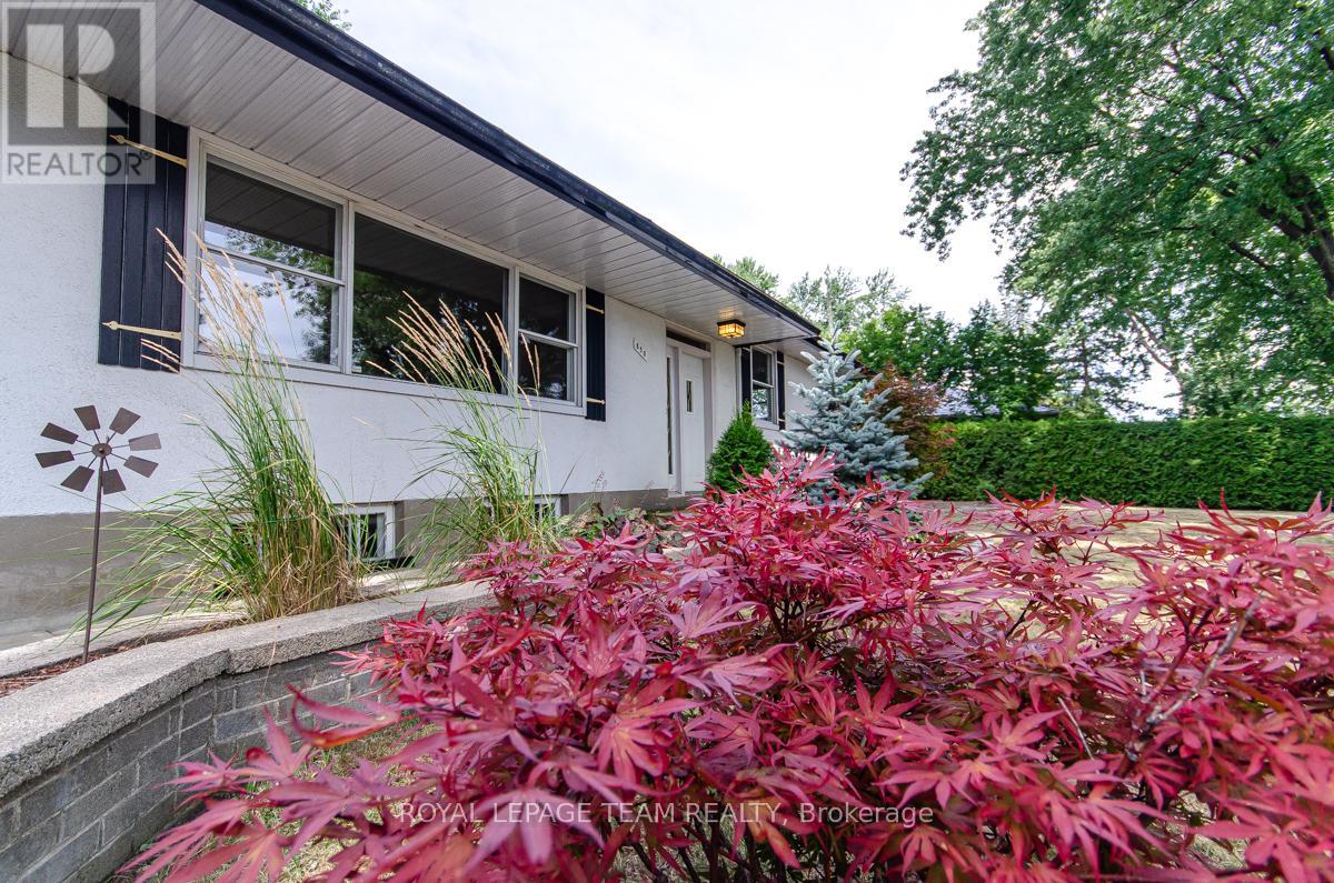 850 Killeen Avenue, Ottawa, Ontario  K2A 2X7 - Photo 4 - X12355313