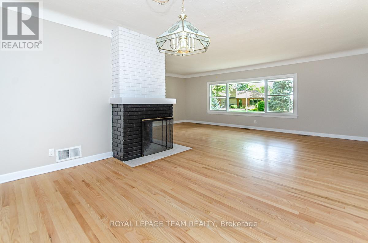 850 Killeen Avenue, Ottawa, Ontario  K2A 2X7 - Photo 5 - X12355313