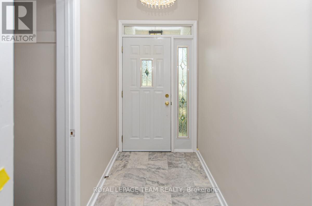 850 Killeen Avenue, Ottawa, Ontario  K2A 2X7 - Photo 8 - X12355313