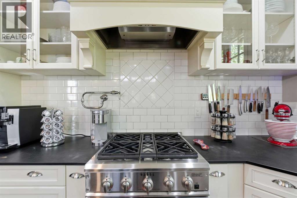 25 Paradise Bay, Chestermere, Alberta  T1X 0M9 - Photo 4 - A2264684