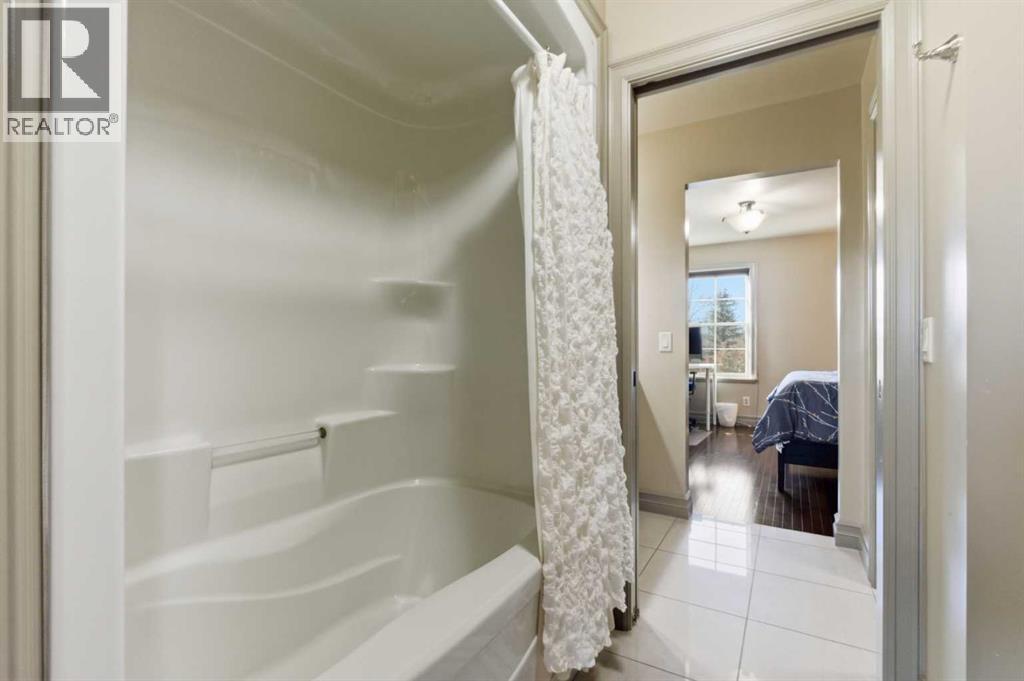 25 Paradise Bay, Chestermere, Alberta  T1X 0M9 - Photo 25 - A2264684