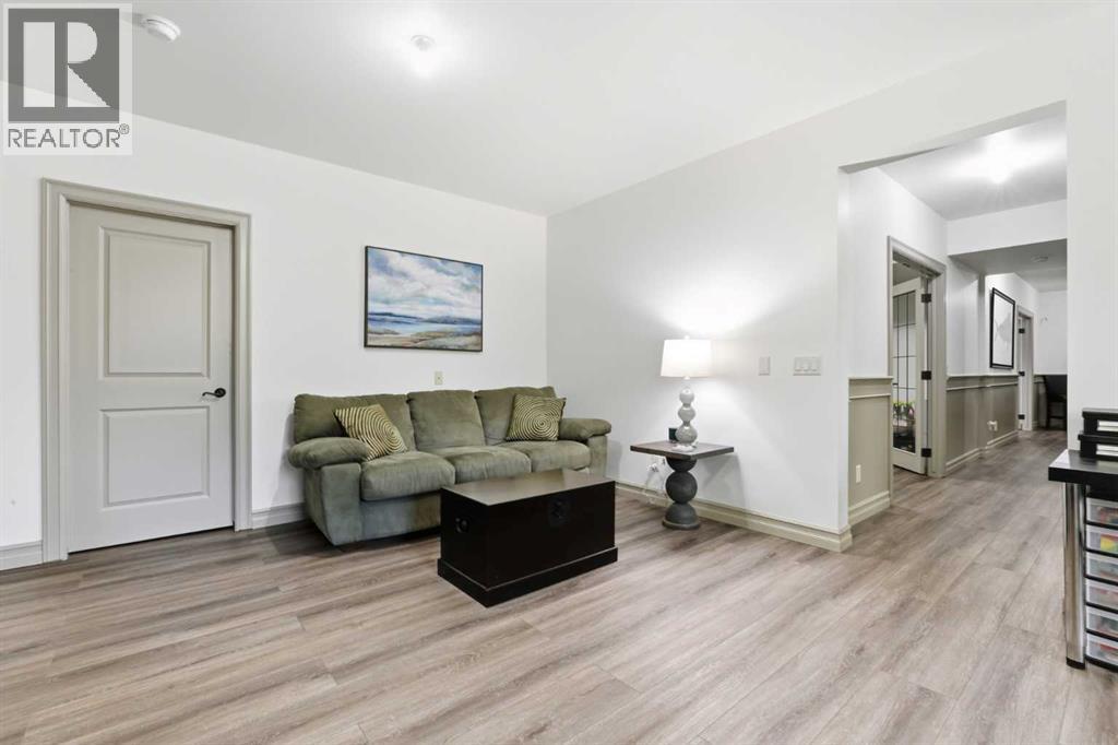 25 Paradise Bay, Chestermere, Alberta  T1X 0M9 - Photo 37 - A2264684