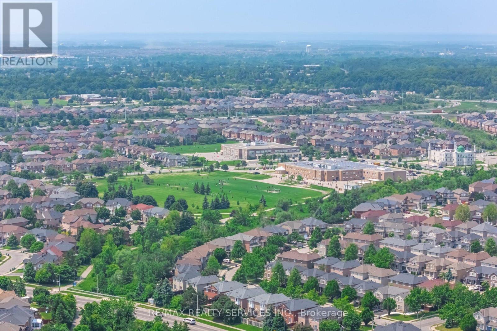 8 Inwood Place, Brampton, Ontario  L6R 1T2 - Photo 49 - W12587412