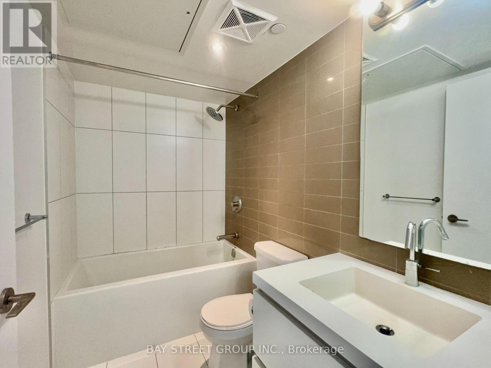 621 - 85 Queens Wharf Road, Toronto, Ontario  M5V 0J9 - Photo 8 - C12587788