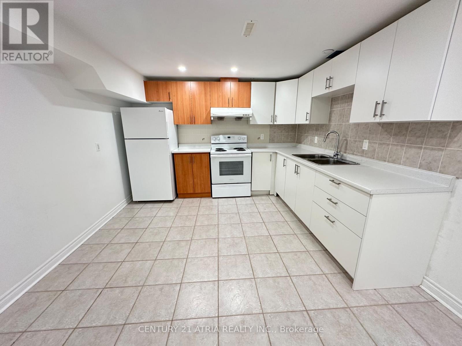 (Basement) - 12 Pearl Gate Court, Richmond Hill, Ontario  L4B 2C6 - Photo 12 - N12587774