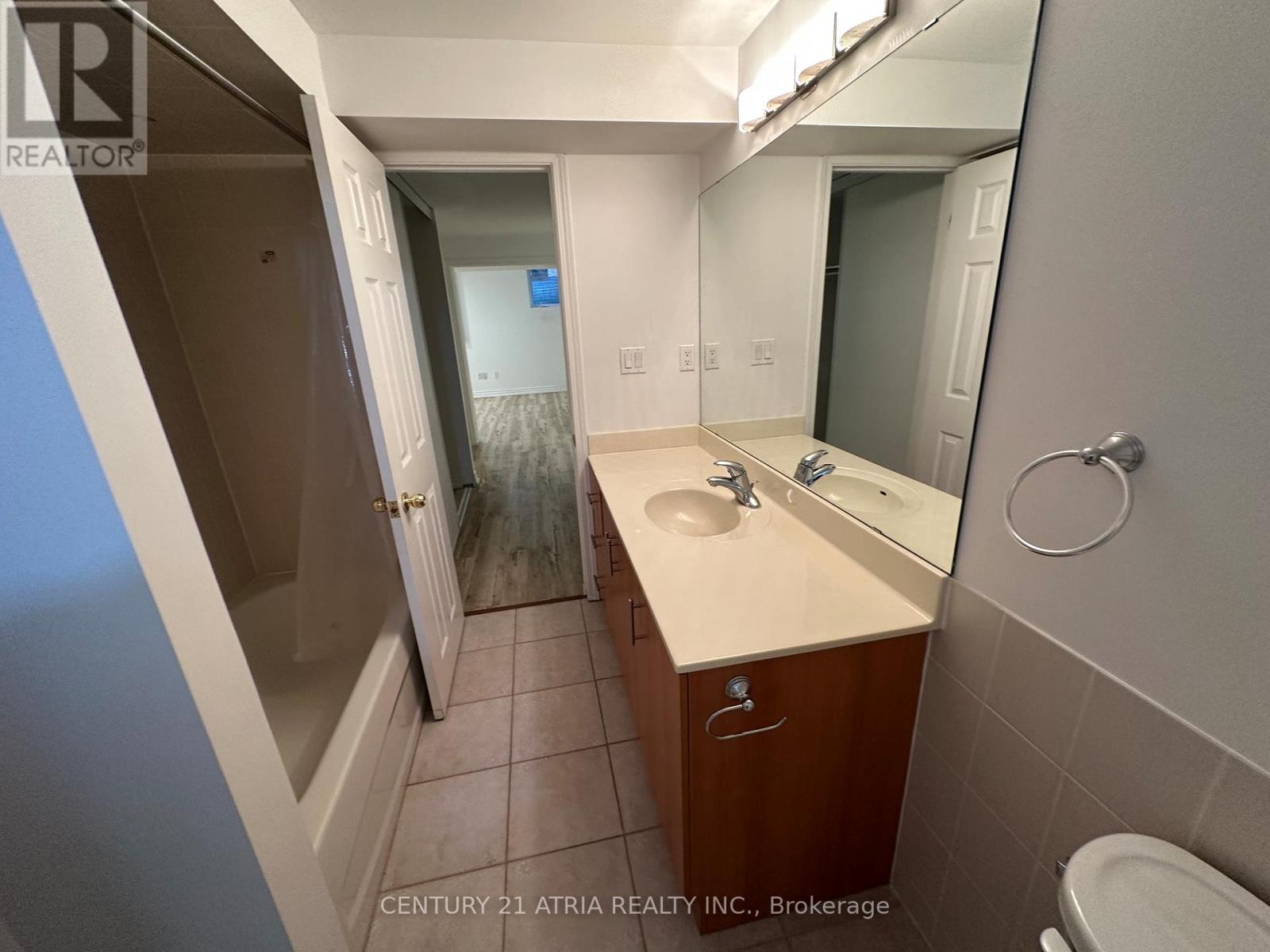 (Basement) - 12 Pearl Gate Court, Richmond Hill, Ontario  L4B 2C6 - Photo 18 - N12587774