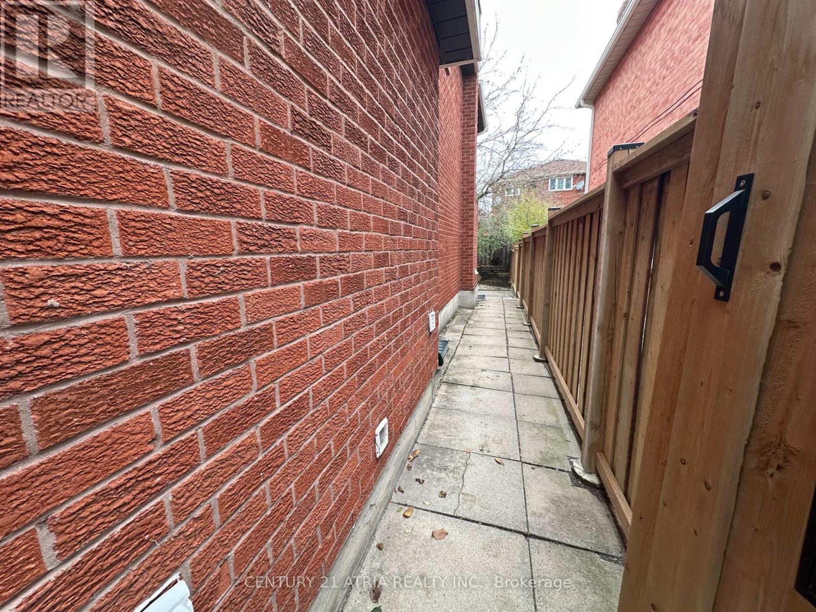 (Basement) - 12 Pearl Gate Court, Richmond Hill, Ontario  L4B 2C6 - Photo 3 - N12587774