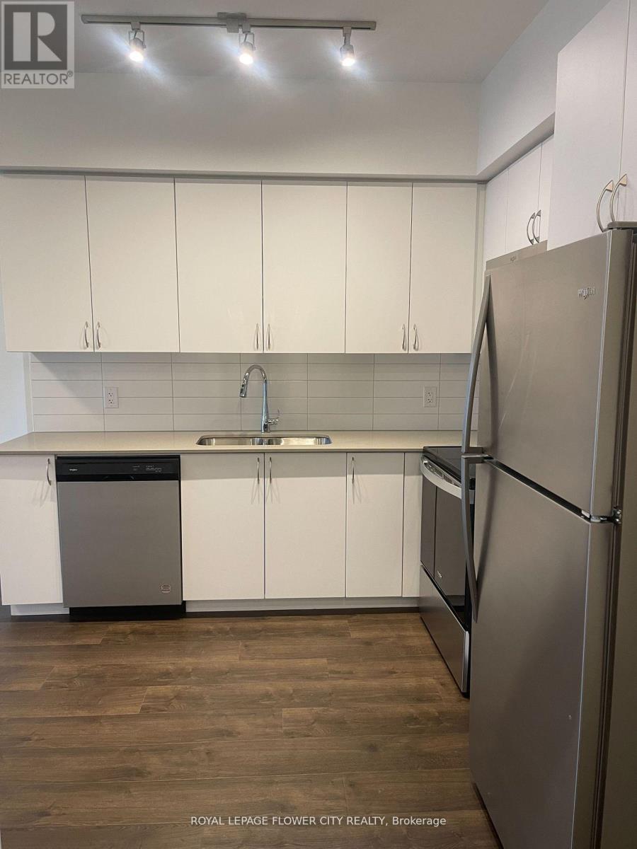 211 - 56 Lakeside Terrace, Barrie, Ontario  L4M 0L4 - Photo 4 - S12587818