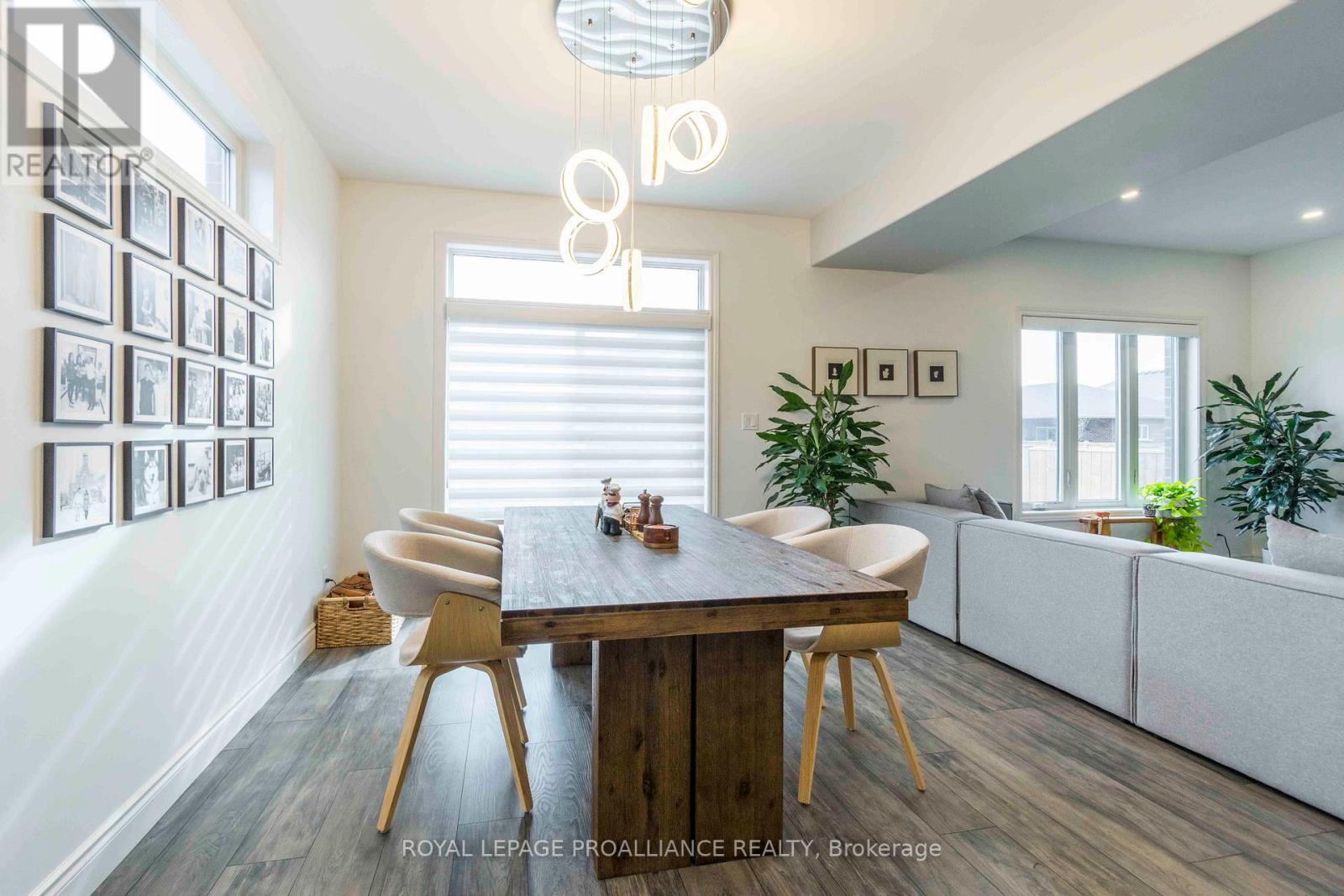 92 Ledgerock Court, Quinte West, Ontario  K8R 0A1 - Photo 10 - X12587840