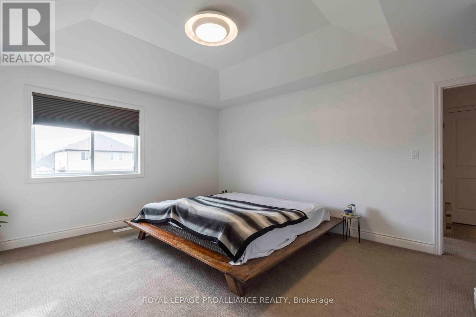 92 Ledgerock Court, Quinte West, Ontario  K8R 0A1 - Photo 15 - X12587840