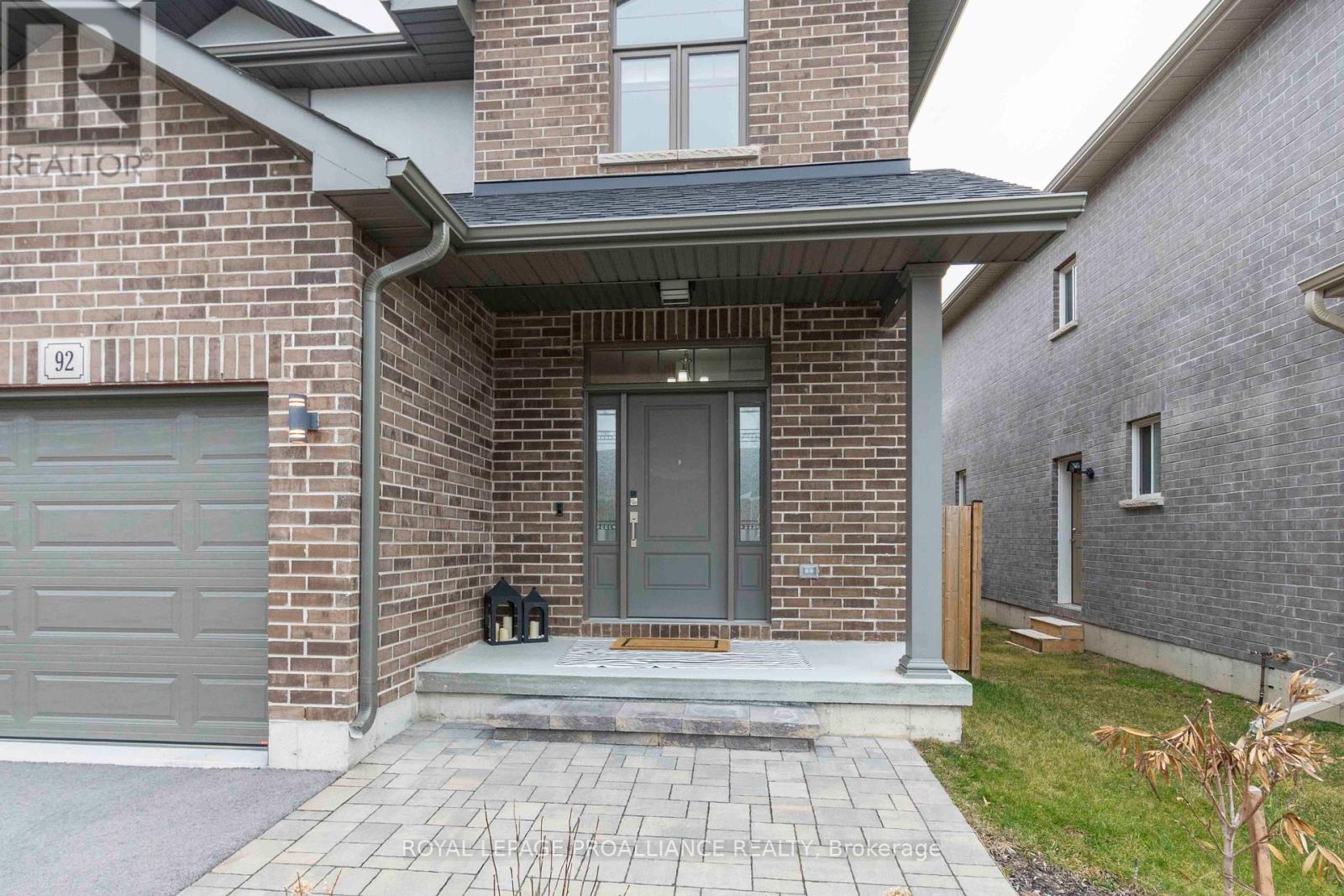 92 Ledgerock Court, Quinte West, Ontario  K8R 0A1 - Photo 2 - X12587840