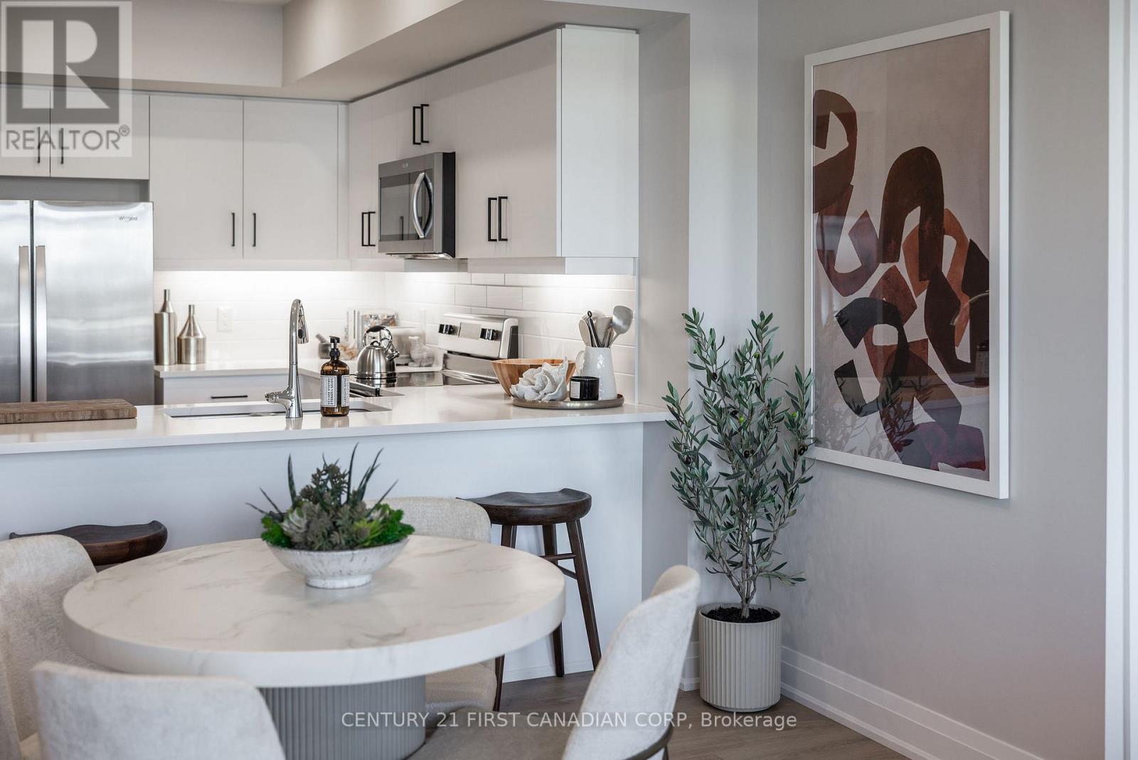 604 - 4286 King Street, Kitchener, Ontario  N2P 2E9 - Photo 8 - X12587852