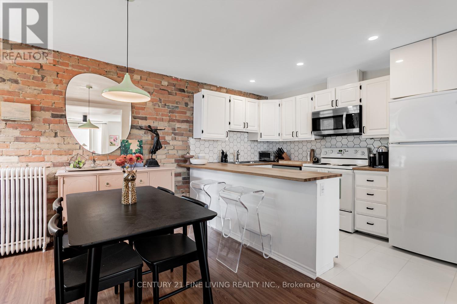 164 Sunnyside Avenue, Toronto, Ontario  M6R 2P6 - Photo 12 - W12587772