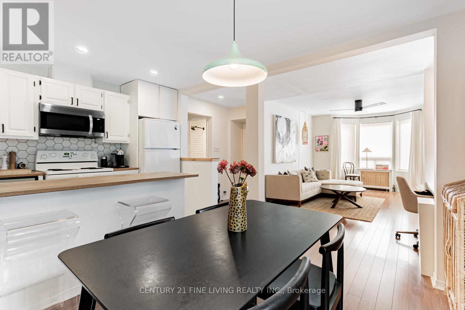 164 Sunnyside Avenue, Toronto, Ontario  M6R 2P6 - Photo 13 - W12587772