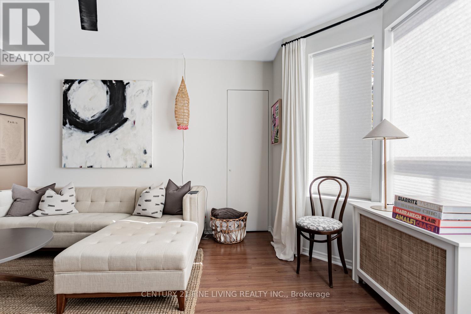 164 Sunnyside Avenue, Toronto, Ontario  M6R 2P6 - Photo 6 - W12587772