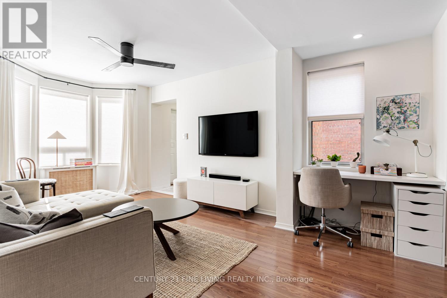 164 Sunnyside Avenue, Toronto, Ontario  M6R 2P6 - Photo 9 - W12587772