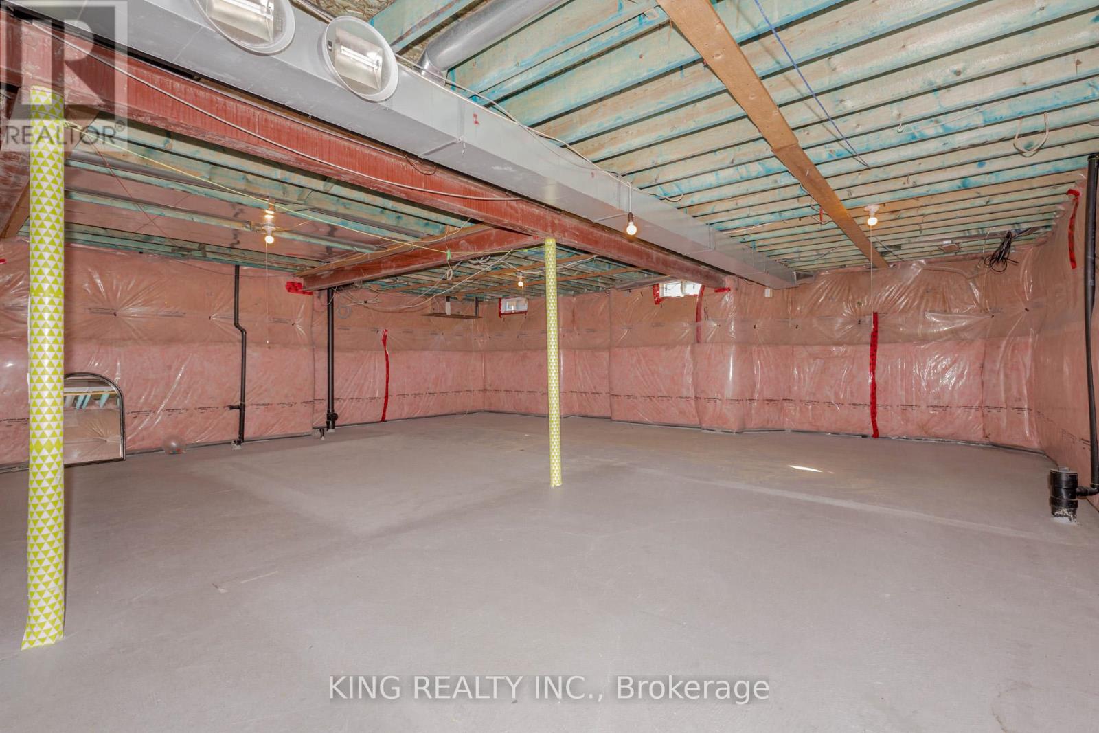 14 Ledgerock Road, Brampton, Ontario  L6P 2L7 - Photo 5 - W12587782