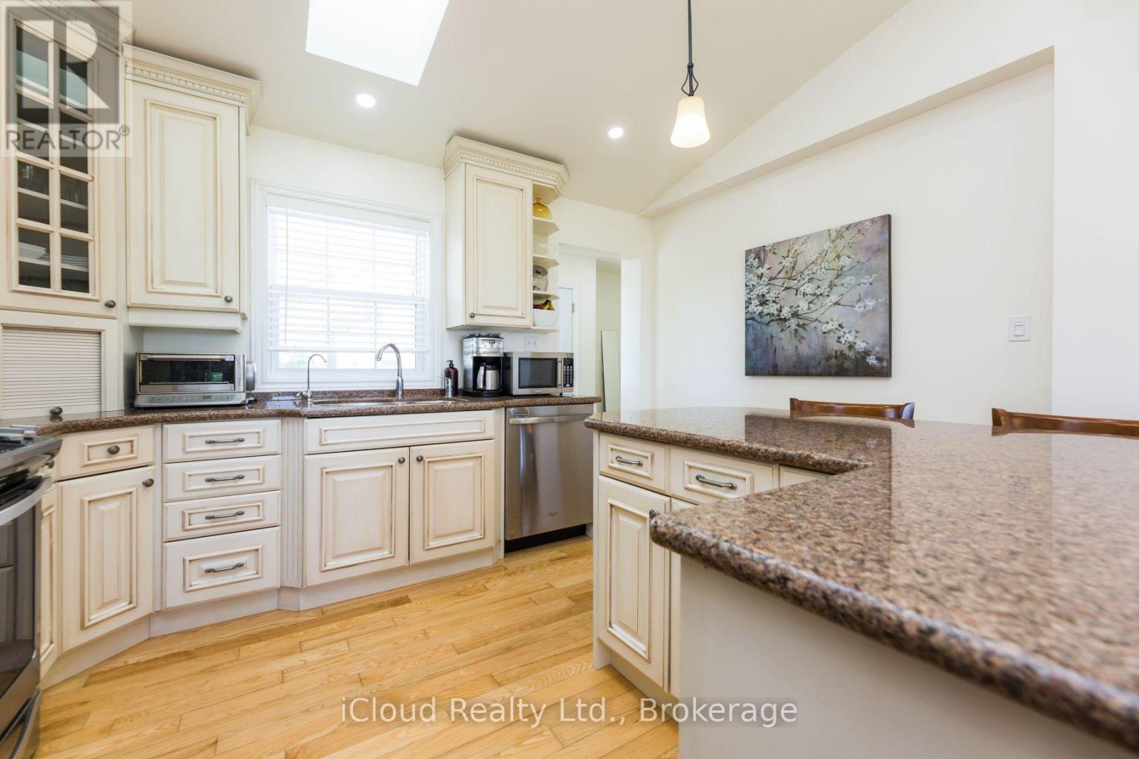 282303 Concession 4-5 Road, East Luther Grand Valley, Ontario  L0N 1G0 - Photo 14 - X12587776