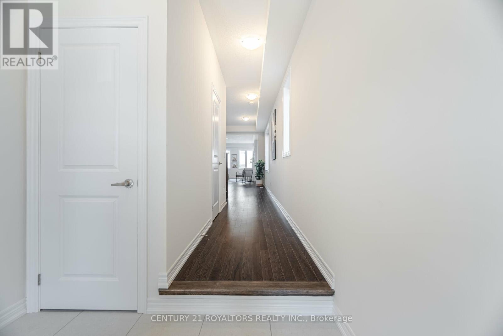 277 Broadacre Drive, Kitchener, Ontario  N2R 0S6 - Photo 4 - X12587790