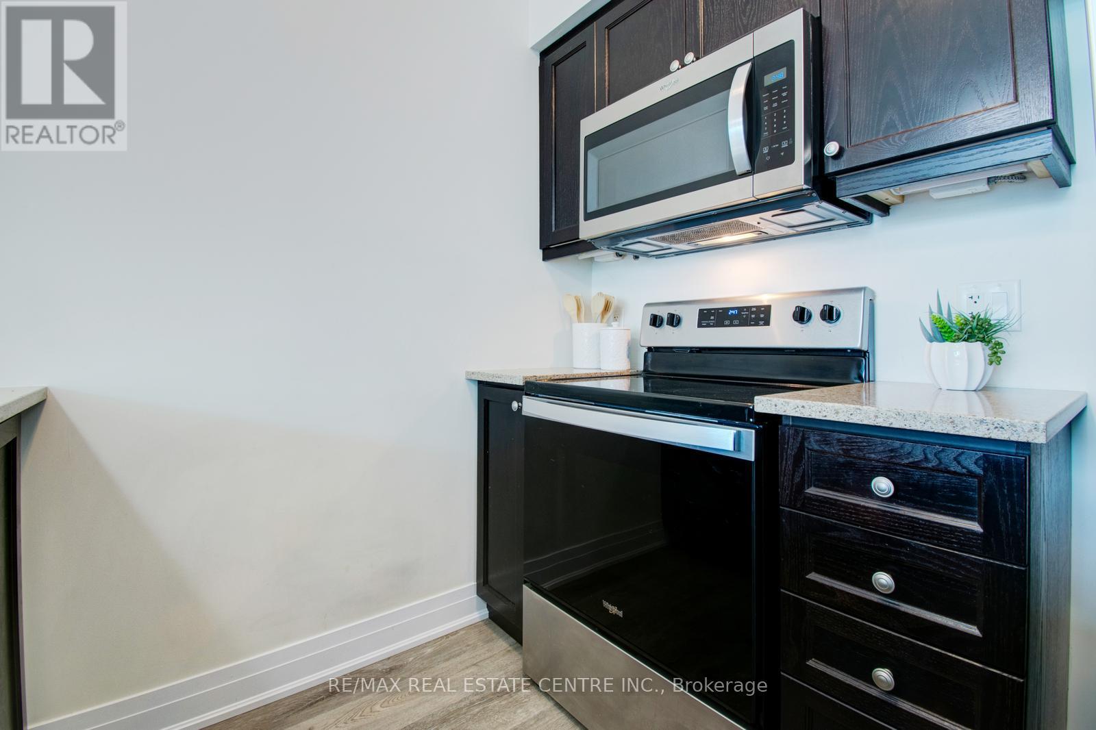 535 - 16 Concord Place, Grimsby, Ontario  L3M 0J1 - Photo 11 - X12587830