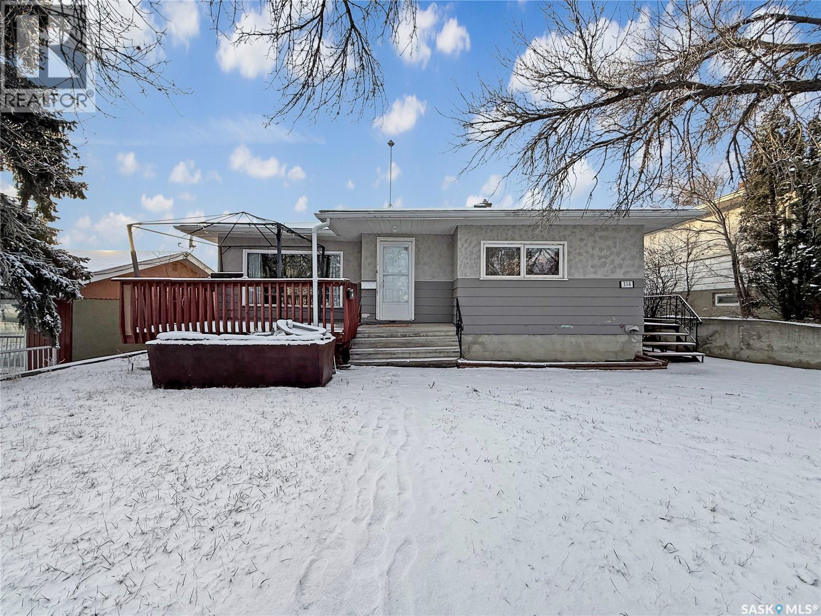 314 10th AVENUE NW, swift current, Saskatchewan