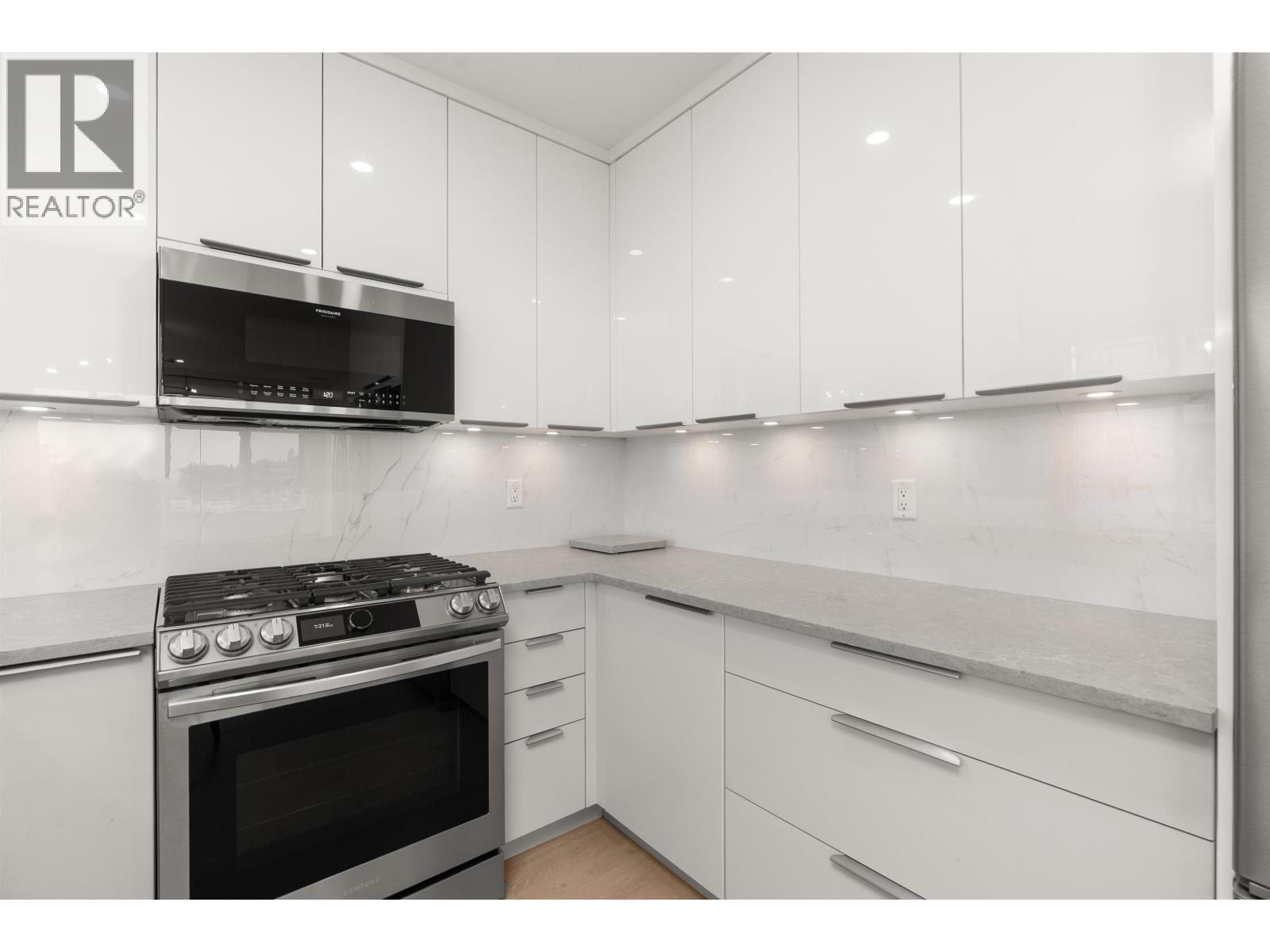 1404 120 W 16th Street, North Vancouver, British Columbia  V7M 3N6 - Photo 9 - R3070967