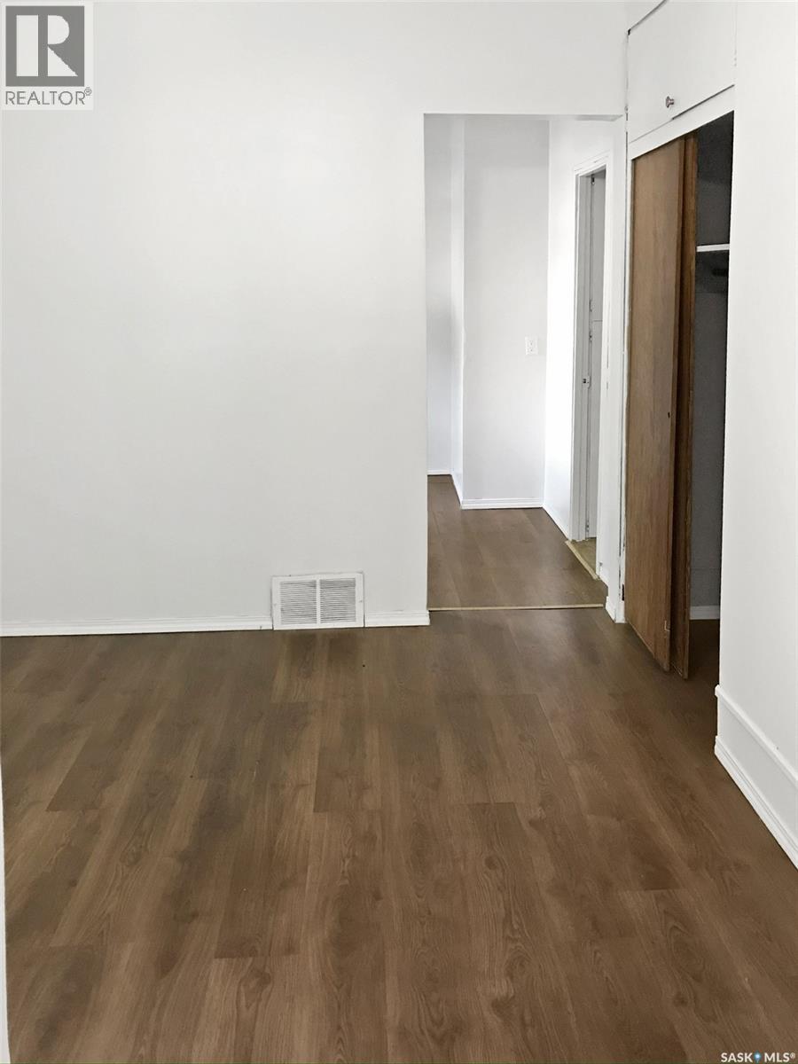 301 Cheadle Street E, Swift Current, Saskatchewan  S9H 1G5 - Photo 4 - SK024888