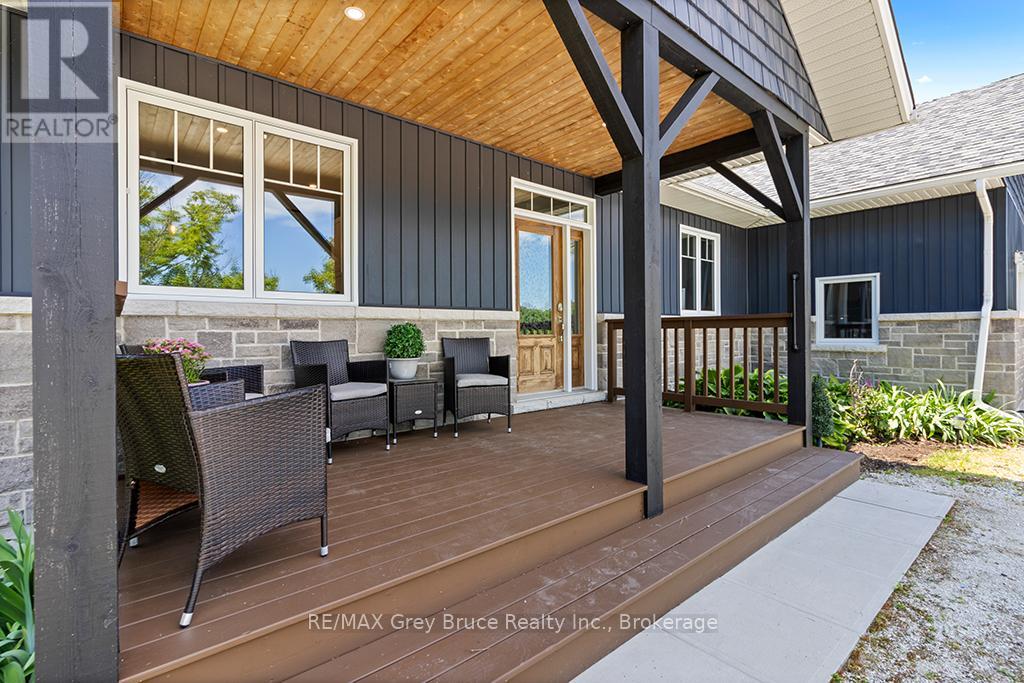 1379 West Road, Northern Bruce Peninsula, Ontario  N0H 1W0 - Photo 6 - X12526262