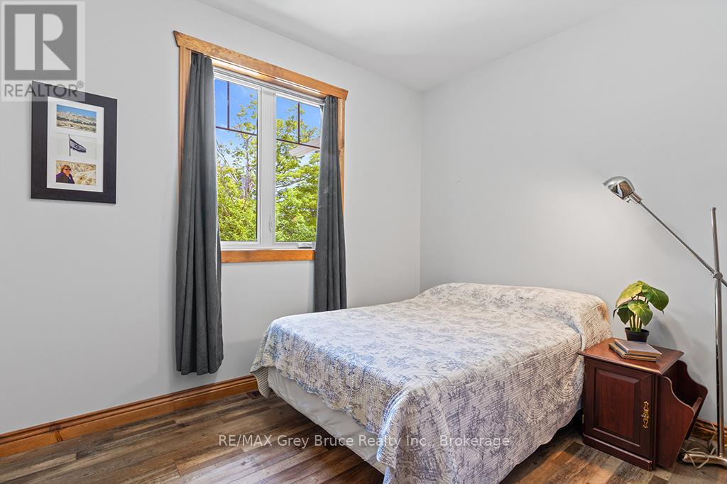 1379 West Road, Northern Bruce Peninsula, Ontario  N0H 1W0 - Photo 31 - X12526262