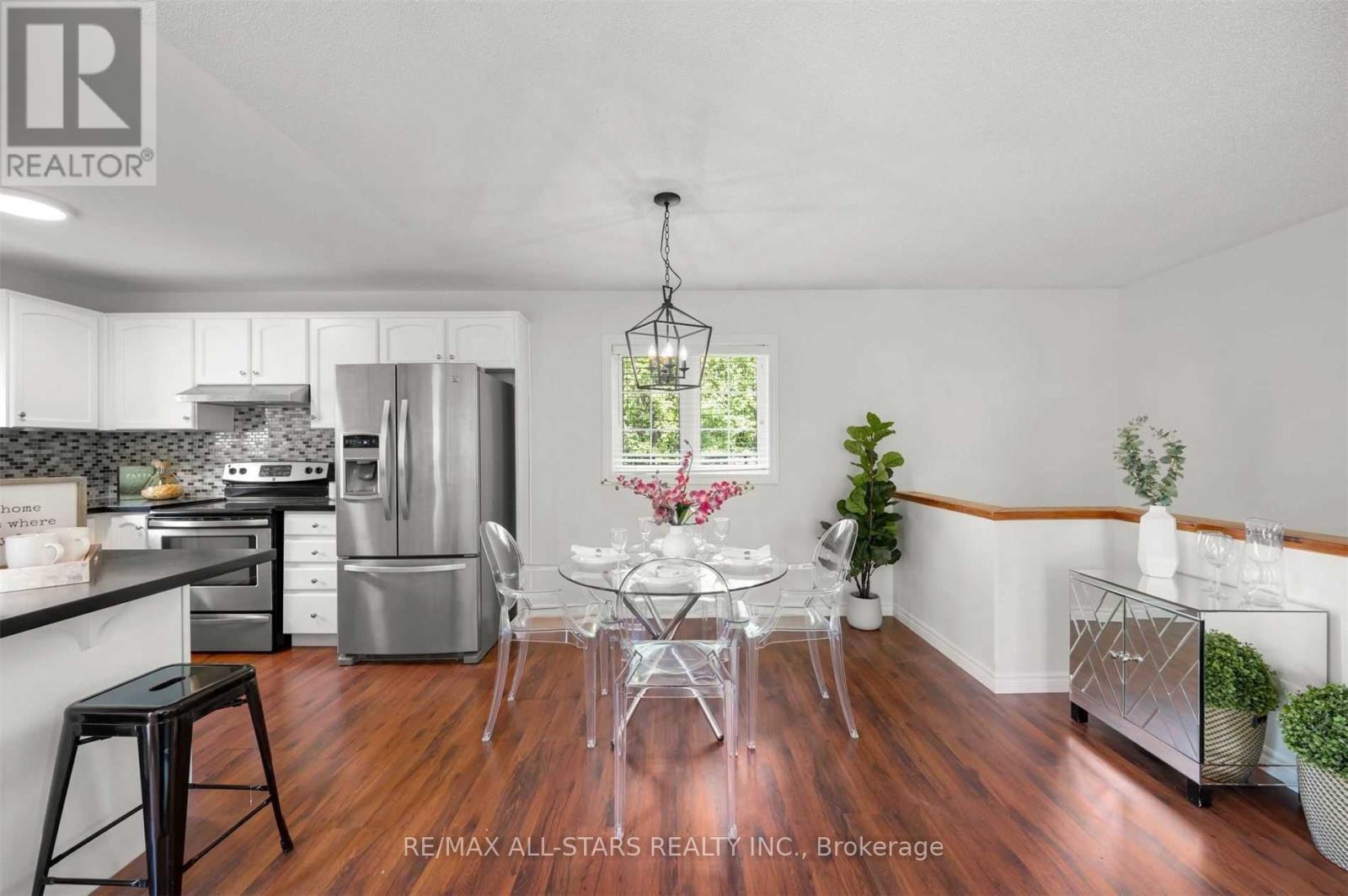 4 Alice Avenue, Georgina, Ontario  L3P 3C8 - Photo 11 - N12587844