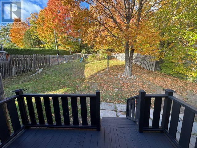 56 Axmith Ave, Elliot Lake, Ontario  P5A 1B7 - Photo 3 - SM253175