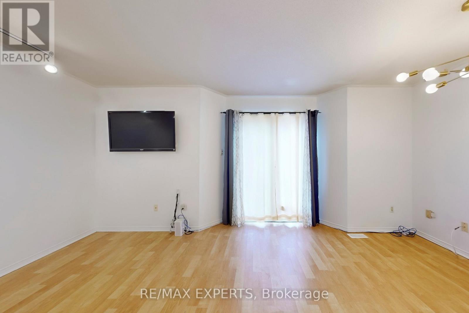 5631 Cortina Crescent, Mississauga, Ontario  L4Z 3R3 - Photo 2 - W12587842