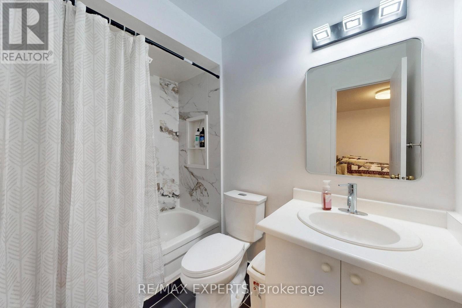 5631 Cortina Crescent, Mississauga, Ontario  L4Z 3R3 - Photo 21 - W12587842