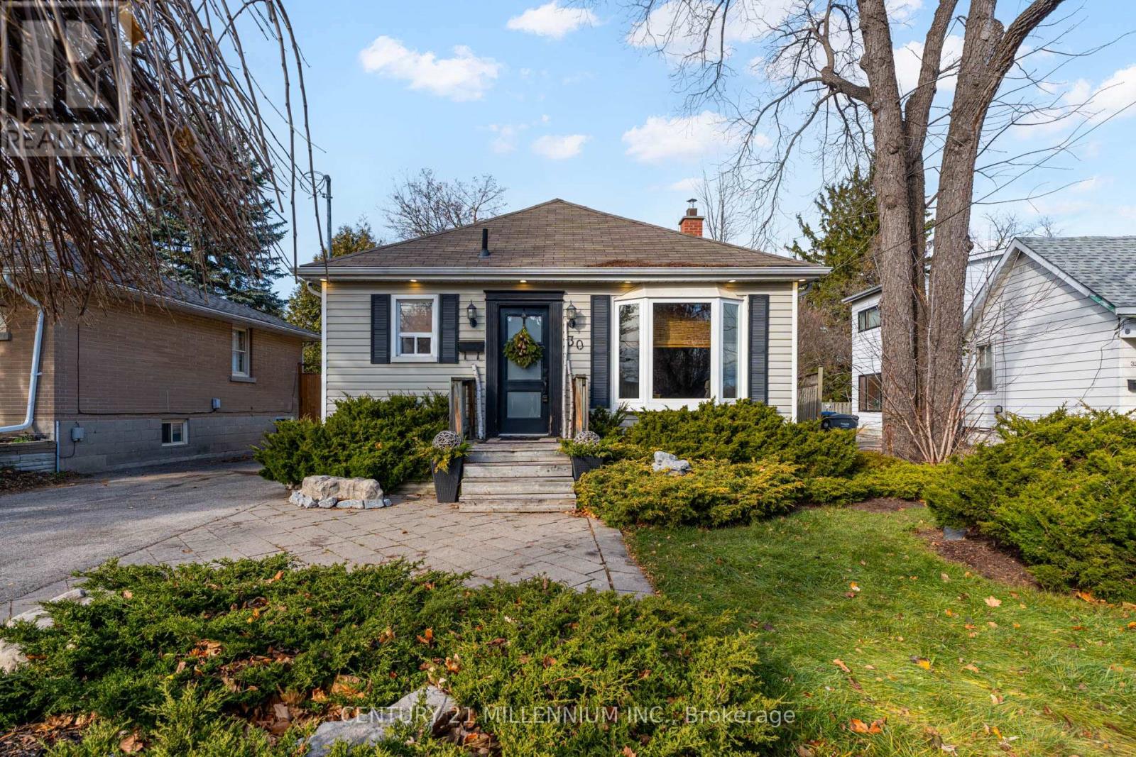 30 CLARENCE STREET, Brampton, Ontario