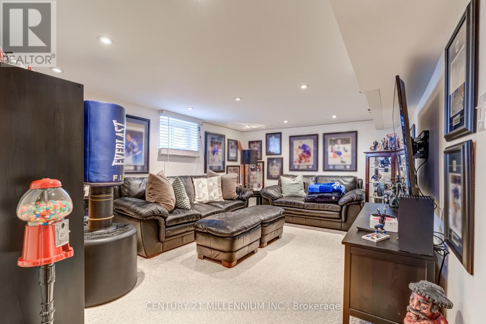 30 Clarence Street, Brampton, Ontario  L6W 1S3 - Photo 13 - W12587862